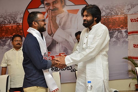 Former cricketer Venugopal Rao meets Pawan Kalyan, joins Jana Sena