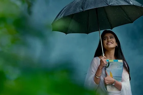 Priya Varrier appears in a white chudidar in the sneak peek video of 'Vishnu Priya'.