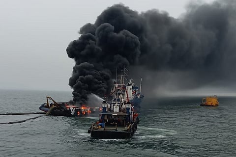 Fire breaks out in ship in Visakhapatnam, crew jumps into water to escape