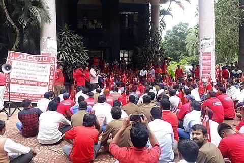 ‘Contract workers not paid even minimum wages’: B’luru BWSSB workers stage sit-in