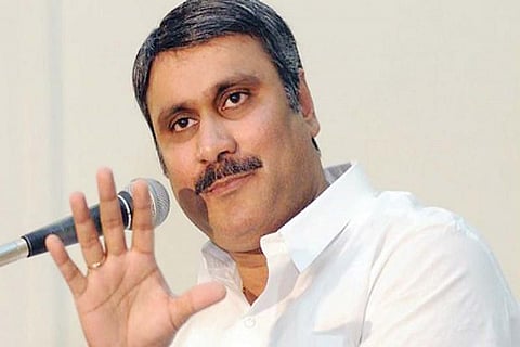 ‘We clap for medicos, deny them burial place’: Anbumani condemns Dr Simon incident