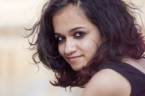 Tinder-ing as a one-legged girl in Mumbai