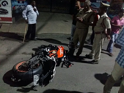 Two students crash to death on bike speeding at 170 kmph in Vijayawada