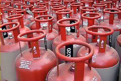 13-year-old suffocates to death due to LPG cylinder leak in Bengaluru