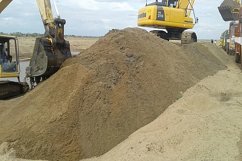Were promised silt for free, but govt illegally selling to companies, say Coimbatore farmers