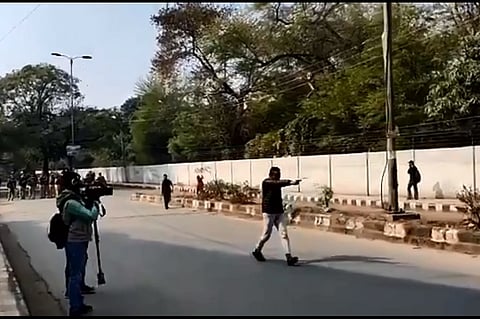 Man shouting anti-Jamia slogans opens fire near University, one student injured