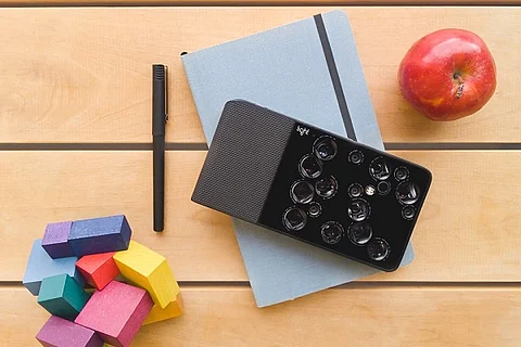 Light starts shipping of ‘L16’ camera with 16 lenses that delivers DSLR-quality images