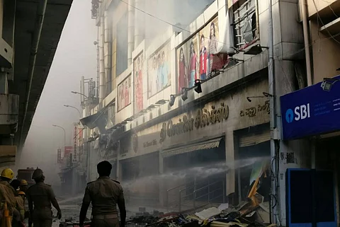 TN worker dies during demolition of Chennai Silks building