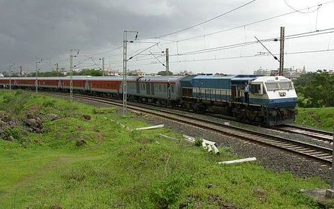 Secunderabad to Mumbai Duronto Exp derails at Martur, several injured, casualties expected