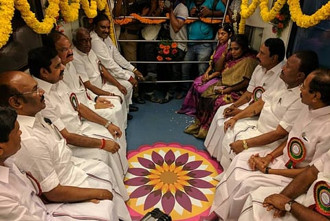 BJP woos AIADMK ahead of Presidential battle, Naidu meets EPS