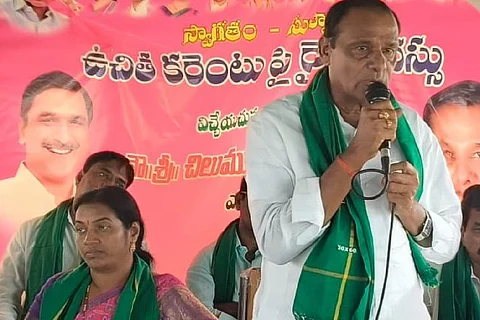 MLA demands ticket with hundreds of supporters in front of Minister Harish Rao’s house
