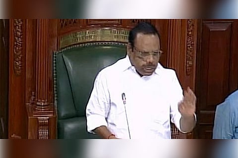 TN Speaker issues notice to 19 AIADMK MLAs supporting Dhinakaran