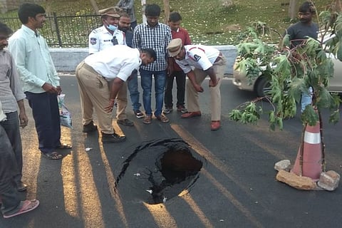 Hyderabad’s arterial Banjara Hills Road No 10 caves in, traffic affected