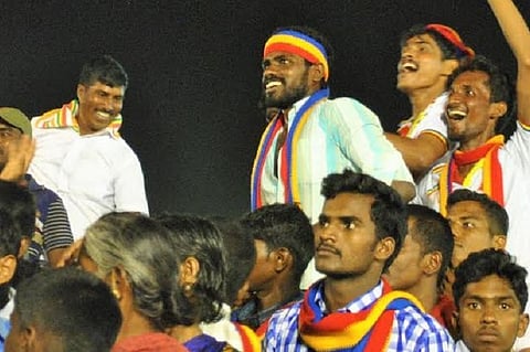 ஜீன்ஸ், ‘நாடகக் காதல்’ மற்றும் தமிழ்நாட்டின் மறைமுக சாதியப் போரின் தேர்தல் சீரழிவுகள்