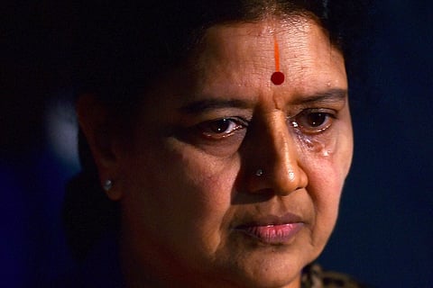 Raids on Sasikala family: I-T dept claims tax evasion on Rs. 1430 crore, number could go up