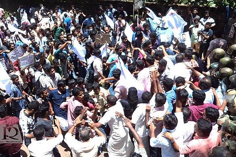 Clash between student political groups in Kerala leads to a tragedy