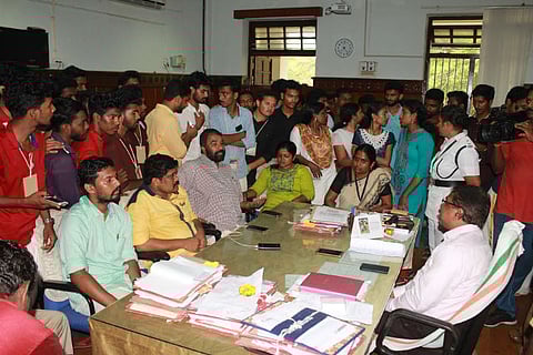 Kerala Uni students gherao Pro-VC over non-release of funds for youth festival