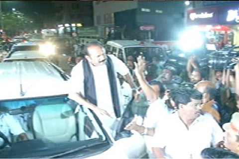 Vaiko faces wrath of angry DMK cadre at hospital, returns without meeting Karunanidhi