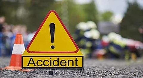 lorry collide