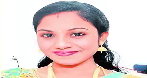 27-year-old woman commits suicide