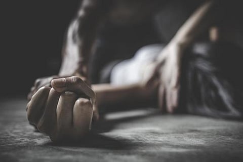 Woman who left her home Raped in a moving van