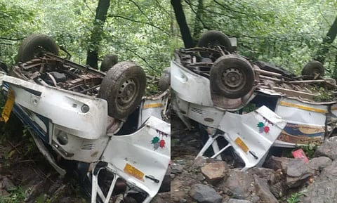 Tempo Traveler overturns