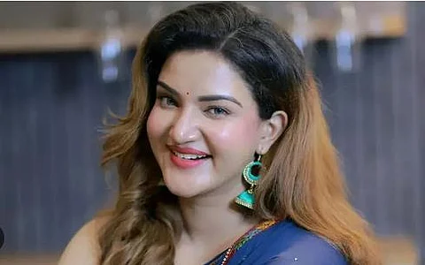 "സ്ത്രീപക്ഷത്തുനിന്ന് ചിന്തിക്കുന്ന സംഘടനയാകണം 'അമ്മ', തലപ്പത്ത് വനിത വരണം"; ഹണി റോസ് | AMMA Election