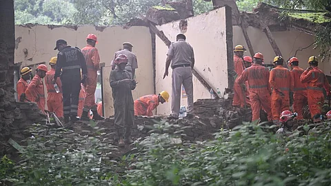 Humayun's Tomb collapsed
