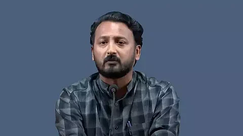 വധഭീഷണിയുമായി രാഹുല് മാങ്കൂട്ടത്തില്; യുവതിയെ ഗര്ഭച്ഛിദ്രത്തിന് നിര്ബന്ധിക്കുന്ന ശബ്ദരേഖ പുറത്ത്: കുരുക്ക് മുറുകുന്നു