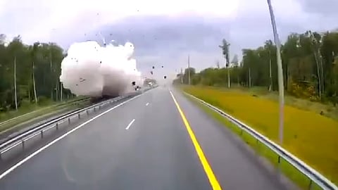 truck & car carrier crashed