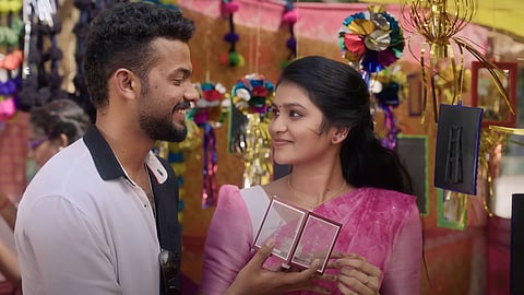നെല്ലിക്കാംപൊയിലിൻ്റെ സ്നേഹവുമായി "കാതൽ പൊൻമാൻ";'നെല്ലിക്കാംപൊയിൽ നൈറ്റ് റൈഡേഴ്സി'ലെ പുതിയ ഗാനമിറങ്ങി