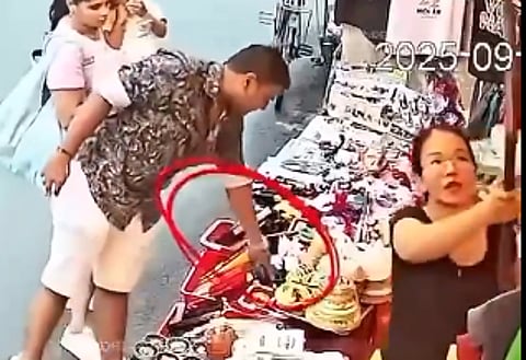 Indian couple steals from a street