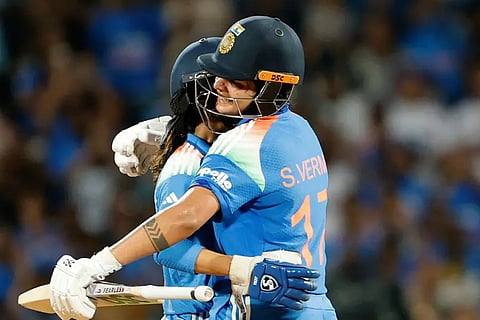 ചരിത്രം കുറിച്ച് ഇന്ത്യൻ വനിതകൾ: കന്നി ലോകകപ്പ് കിരീടം; ദക്ഷിണാഫ്രിക്കയെ 52 റൺസിന് തകർത്തു | Womens ODI World Cup 2025