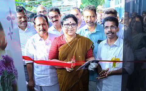 എച്ച്എൽഎൽ ഹിന്ദ്ലാബ്സ് കുഴൂരിൽ പ്രവർത്തനമാരംഭിച്ചു