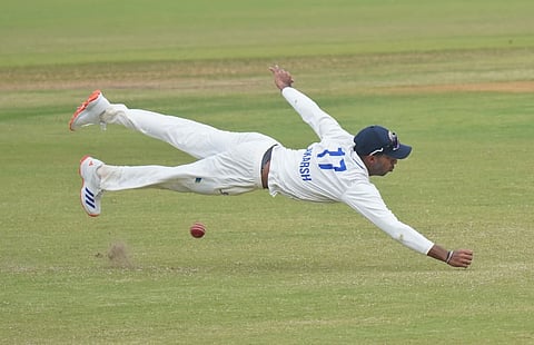രഞ്ജി ട്രോഫി ക്രിക്കറ്റിൽ സൗരാഷ്ട്രയെ 160 റൺസിന് പുറത്താക്കി കേരളം, നിധീഷിന് ആറ് വിക്കറ്റ്
