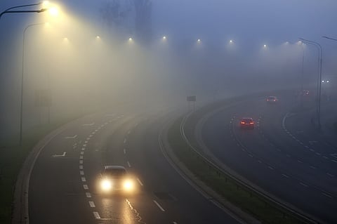 ഉത്തരേന്ത്യയിൽ അതിശക്തമായ മൂടൽമഞ്ഞ്; 10 സംസ്ഥാനങ്ങളിൽ ജാഗ്രത, ഗതാഗതം താറുമാറായി | North India Fog