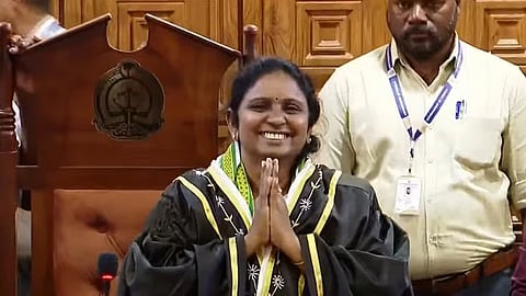 യുവാക്കൾക്കിടയിൽ എയ്ഡ്സ് രോഗം വർധിക്കുന്നു; മസാജ് സെന്ററുകള്ക്ക് നിയന്ത്രണം വേണം; ബോധവൽക്കരണം അത്യാവശ്യമെന്നും കൊച്ചി മേയർ | AIDS cases in Kerala youth