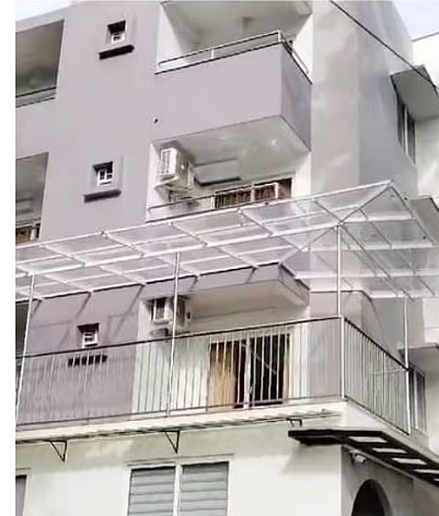 വിവാഹത്തിൽ പങ്കെടുക്കാനെത്തിയ യുവാവ് ബാൽക്കണിയിൽ നിന്ന് വീണ് മരിച്ചു