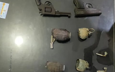 ചൈനീസ് വംശജരുടെ ആയുധങ്ങളും വെടിക്കോപ്പുകളും സോനിത്പൂർ ജില്ലയിൽ നിന്ന് കണ്ടെടുത്തു