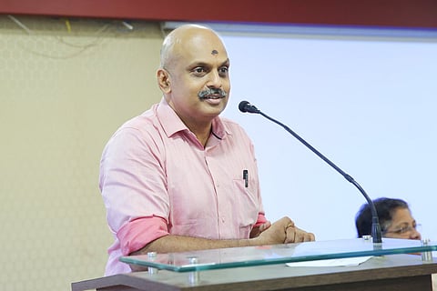 ഗണേഷ് കുമാറുമായുള്ള തർക്കം; എസ്. ശ്രീജിത്തിനെ ട്രാന്സ്പോർട്ട് കമ്മിഷണർ സ്ഥാനത്തുനിന്ന് മാറ്റി