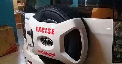 ബാംഗ്ലൂരിൽ നിന്നും വൻതോതിൽ MDMA യും ലഹരി ഗുളികളും കടത്തിക്കൊണ്ടുവന്നയാളെ എക്സൈസ് സംഘം പിടികൂടി | Kerala Excise