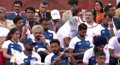 സ്വാതന്ത്ര്യ ദിന പരേഡിൽ രാഹുൽ ഗാന്ധിക്ക് സ്ഥാനം അവസാനനിരയിൽ; വിമർശനവുമായി നേതാക്കൾ