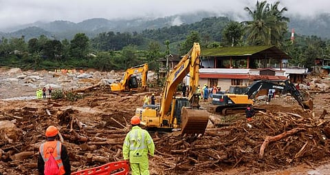 വയനാട് ദുരന്തം: കേരള ബാങ്ക് ജീവനക്കാർ 5.25 കോടി രൂപ നൽകി