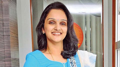 ‘ എന്റെ വാതിലിൽ ആരും മുട്ടിയിട്ടില്ല , അഡ്ജസ്റ്റ്മെന്റ് വേണമെന്ന് ആവശ്യപ്പെട്ടിട്ടുമില്ല ‘ ; ജോമോൾ