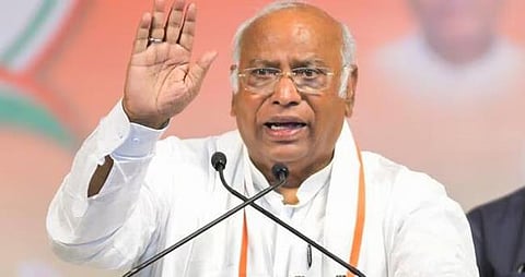 ബാലറ്റ് പേപ്പർ തിരികെ കൊണ്ടുവരാൻ കാമ്പയിൻ വേണമെന്ന് മല്ലികാർജുൻ ഖാർഗെ