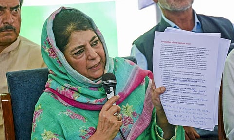 ‘ജയിച്ചാലും തീരുമാനങ്ങൾ നടപ്പിലാക്കാൻ കഴിയില്ല, തിരഞ്ഞെടുപ്പിൽ മത്സരിക്കാനില്ല’: മെഹബൂബ മുഫ്തി