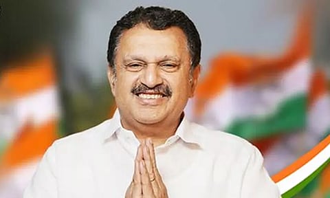 ‘മുകേഷിന് കാര്യമായി ചികിത്സിക്കേണ്ട ഞരമ്പുരോഗം’: കെ മുരളീധരന്