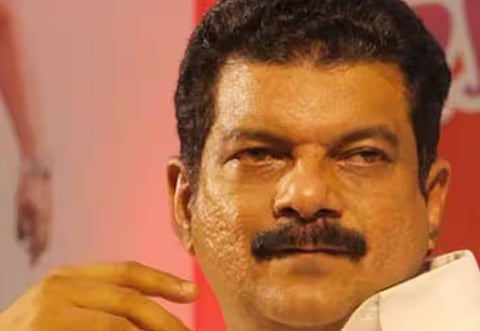 പിവി അൻവറിനെതിരെ പ്രകോപനപരമായ മുദ്രാവാക്യവുമായി സിപിഎം പ്രവർത്തകർ, കോലം കത്തിച്ചു