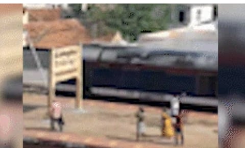 അവസാന കോച്ചിൽ പുക കണ്ടെത്തിയതിനെ തുടർന്ന് പാസഞ്ചർ ട്രെയിൻ തമിഴ്നാട്ടിൽ നിർത്തി