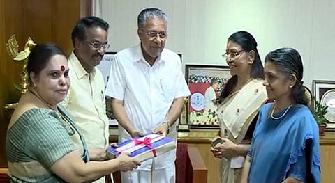 ഹേമ കമ്മിറ്റിയിലെ അന്വേഷണത്തിനെതിരെ സുപ്രീംകോടതിയിൽ ഹർജി നൽകി നടി | Actress files petition in Supreme Court against Hema Committee